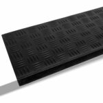 Gummi Stufenmatte mit Winkelkante Riffelblechmuster Treppenstufen außen rutschfest 75x25x2,5cm